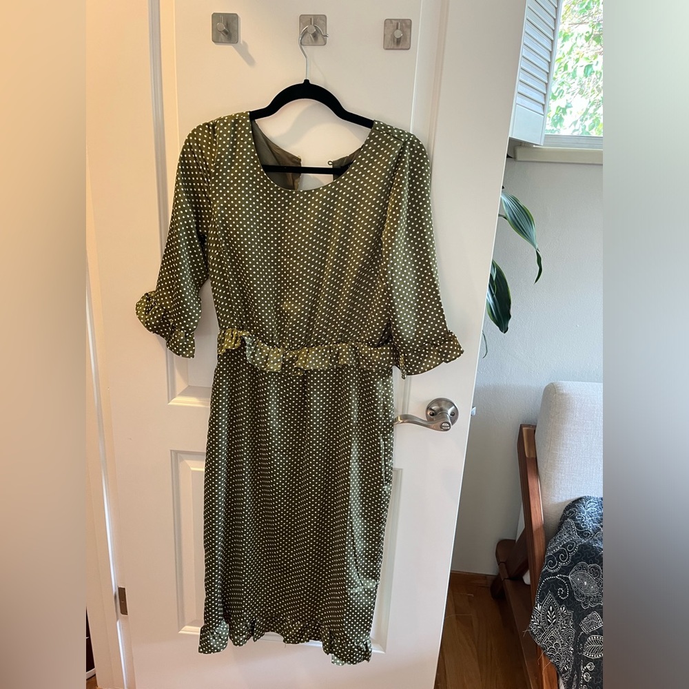 Retro green dress